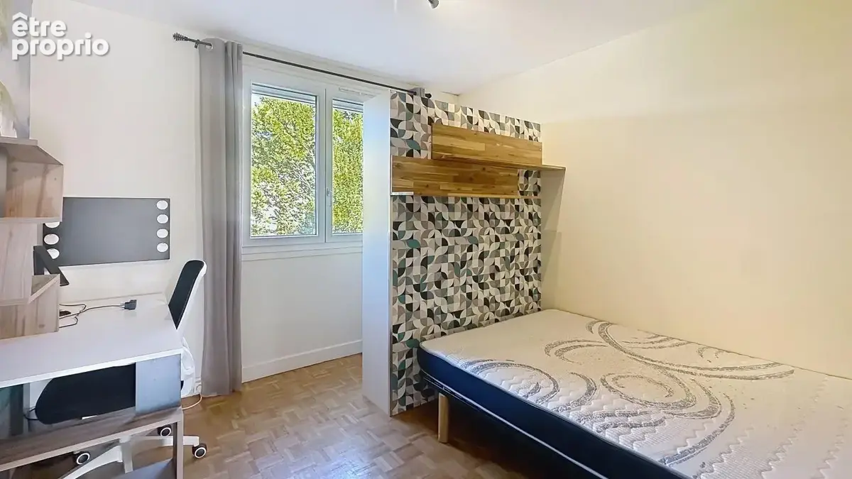 Valence -  t4 traversant avec terrasse de 20 m², garage et cave - photo 10