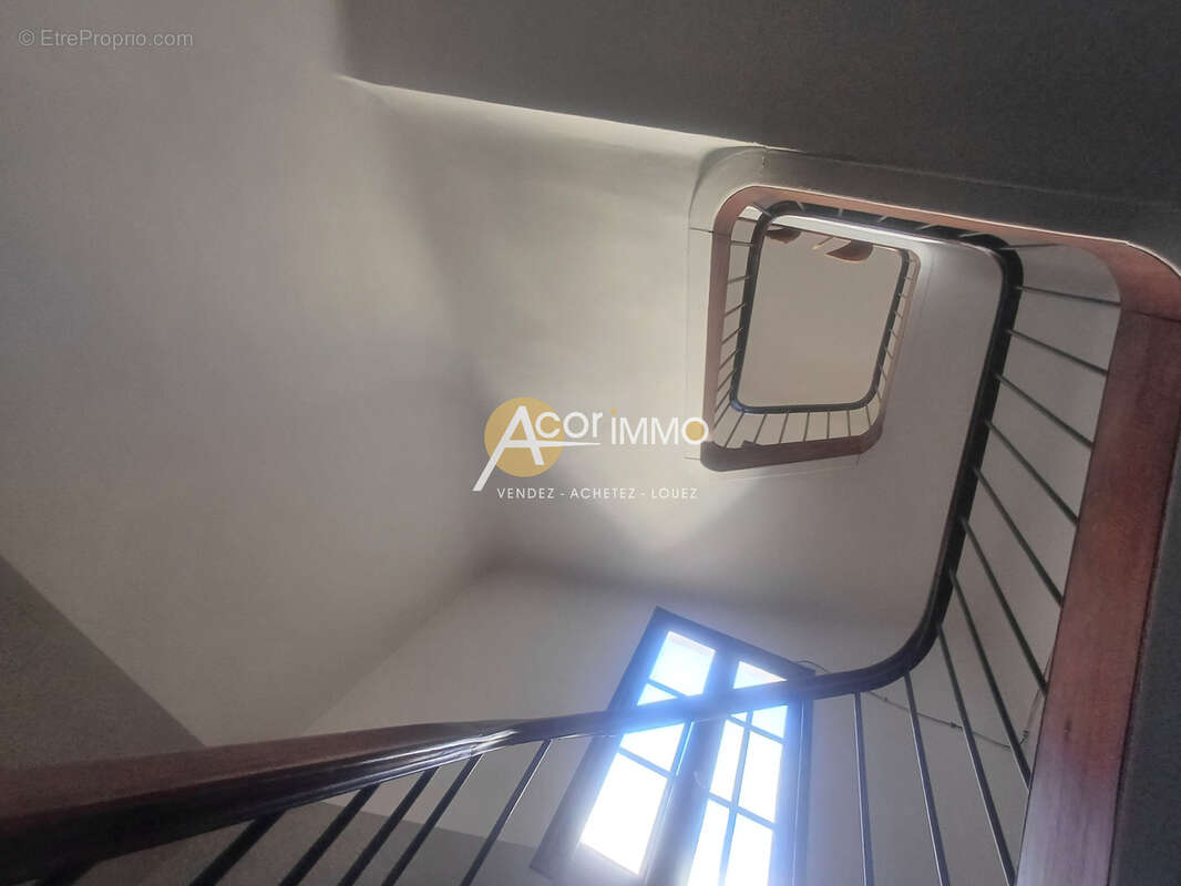 Toulon   Appartement rénové T3 de 85m2 - photo 11