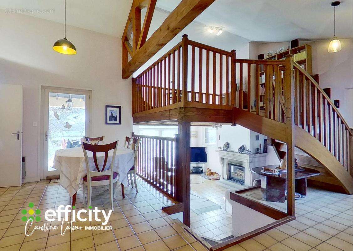 Maison 136 m² à Saint-Etienne-Le-Molard  - photo 7