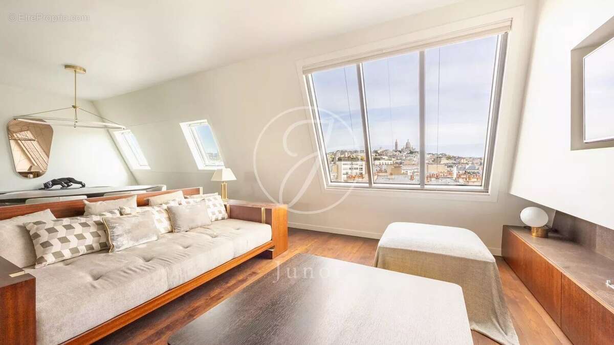 Appartement à PARIS-18E