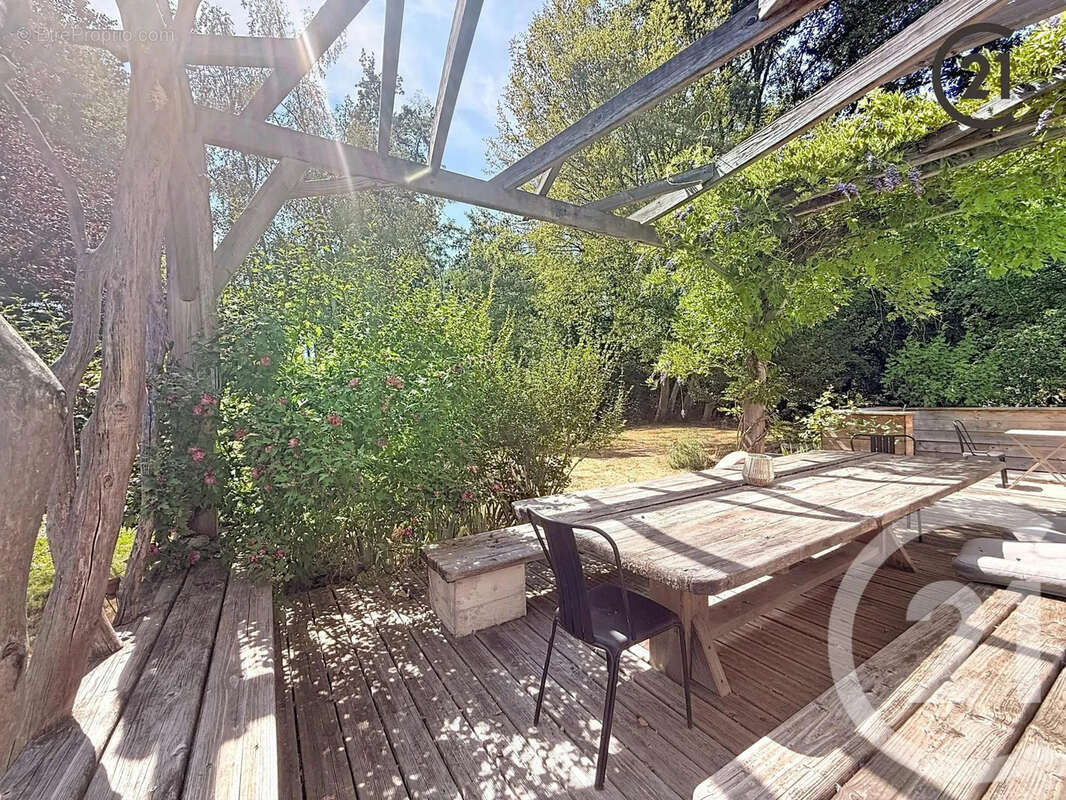 Maison 253 m² à Poilly-Sur-Tholon  - photo 2