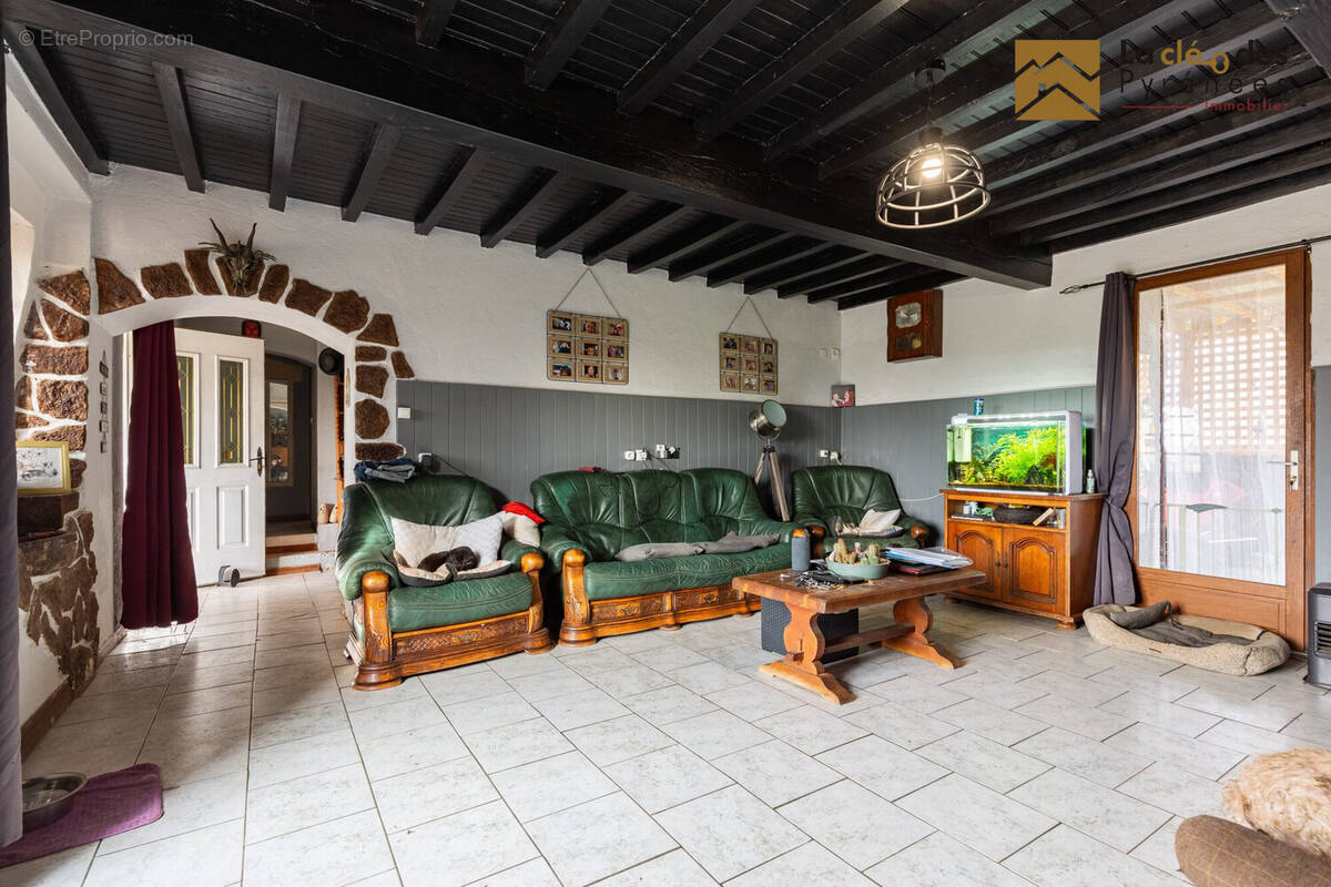 Maison à CASTELBAJAC