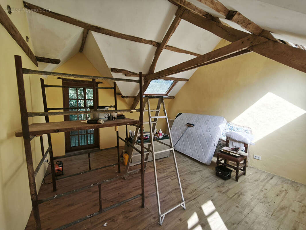 MORBIHAN, Le Croisty, manoir d'origine du XVIe siècle, partiellement rénové, sur un terrain de plus de 3 acres - photo 11