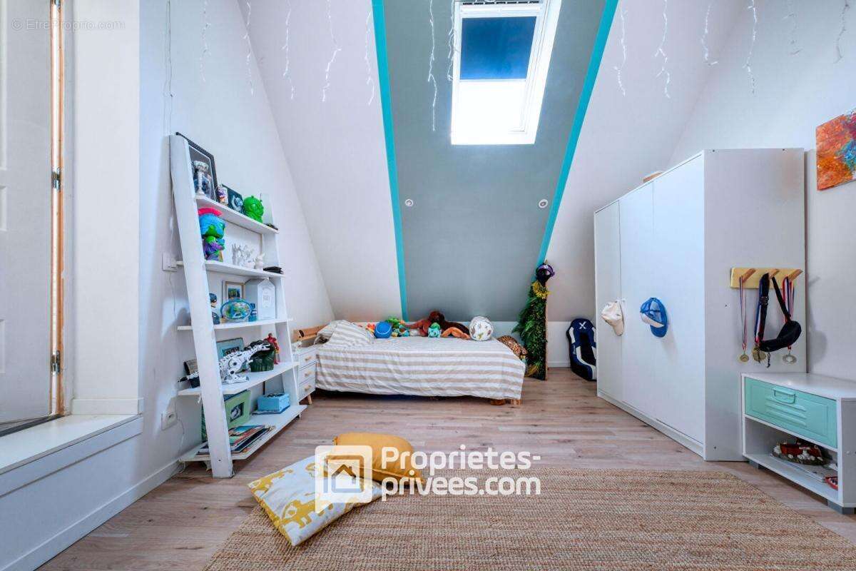 Maison à FONTENAY-LES-BRIIS