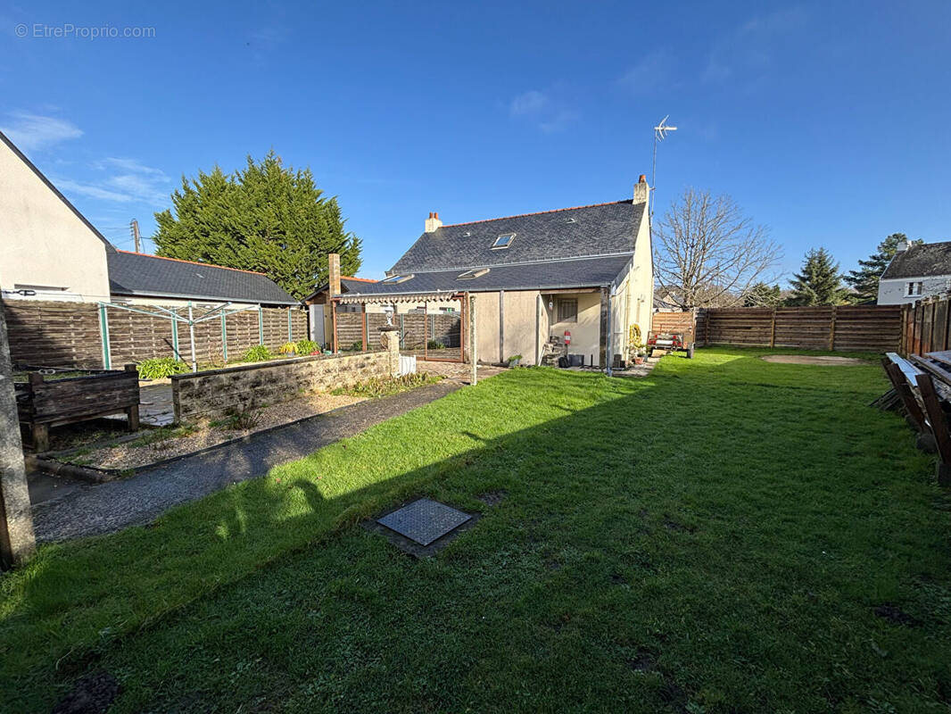 Maison à LA CHAPELLE-DES-MARAIS