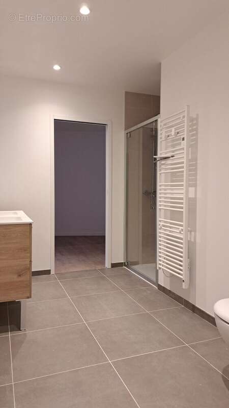 SALLE DE BAINS SUITE - Appartement à ABBEVILLE