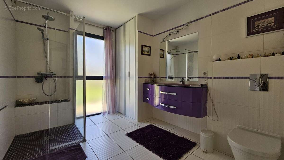 Maison à REGUSSE