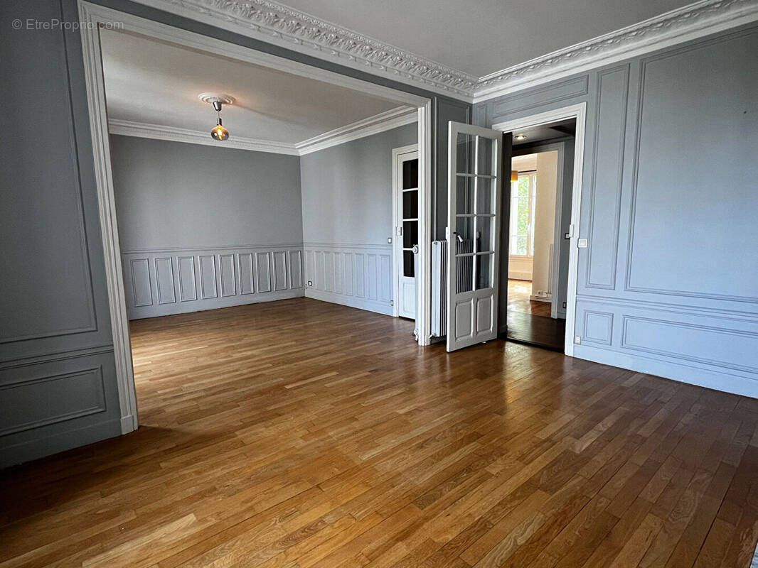 Appartement à COURBEVOIE
