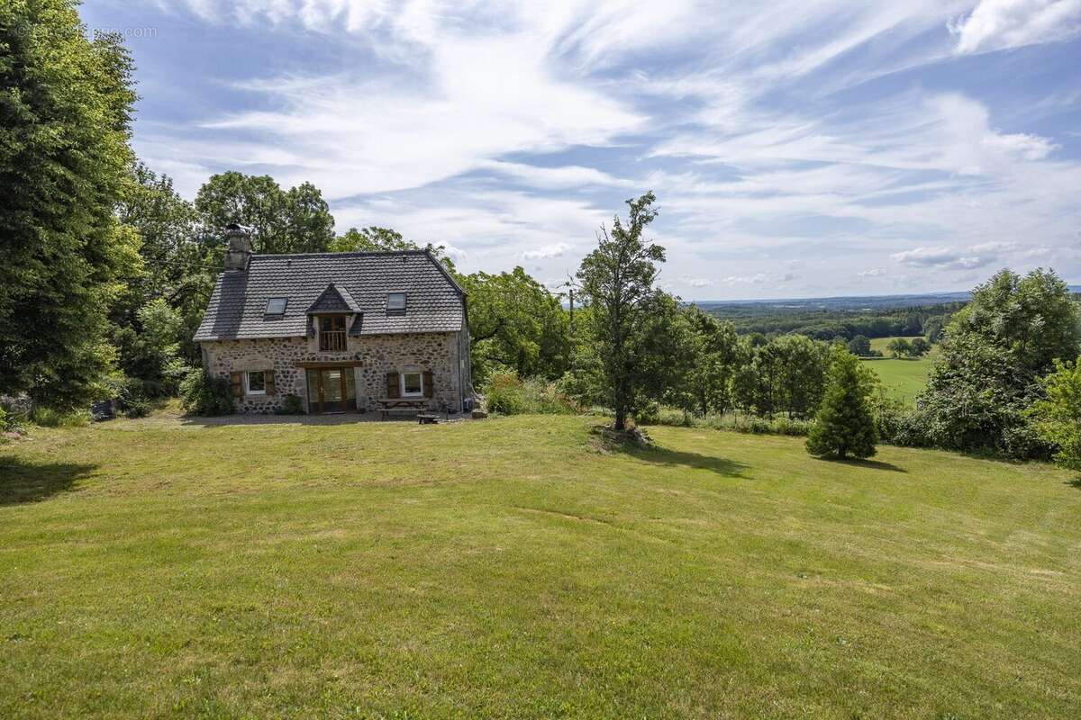 Maison 71 m² à Auriac  - photo 3