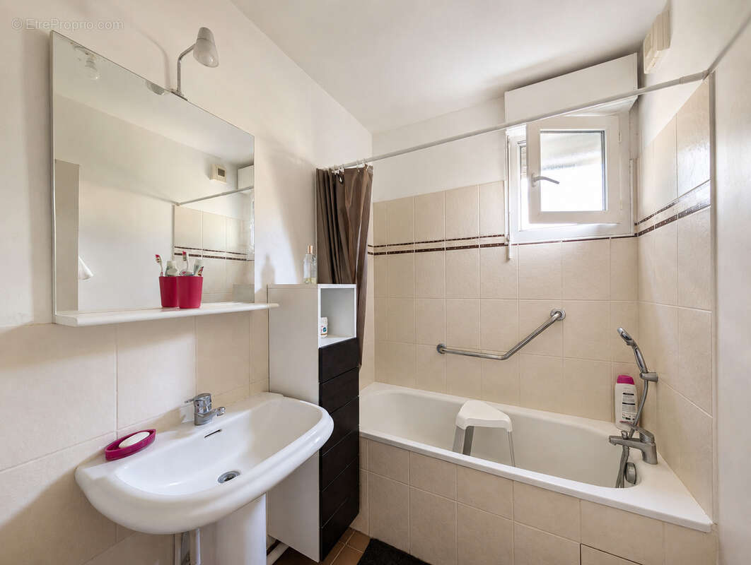 Maison 4 pièces de 100m2 avec 3 chambres et un jardin - photo 10
