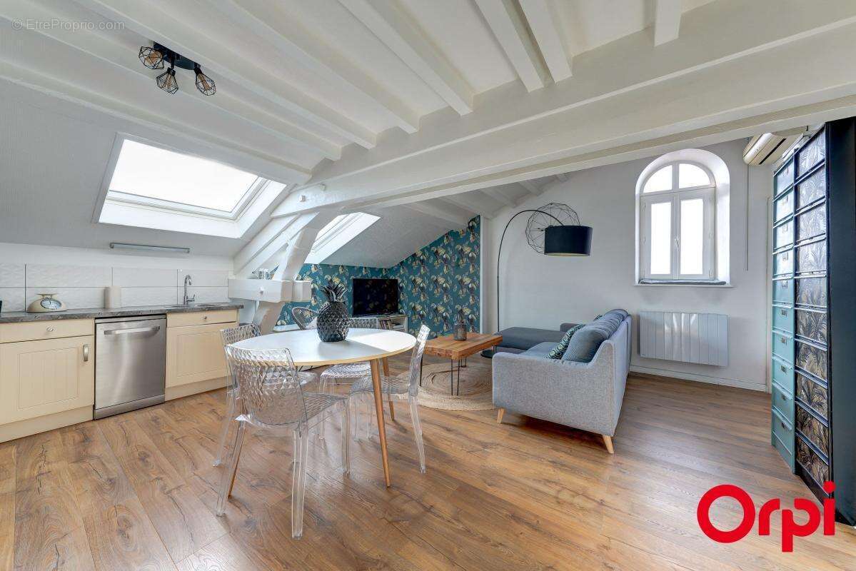 Appartement à SATHONAY-CAMP