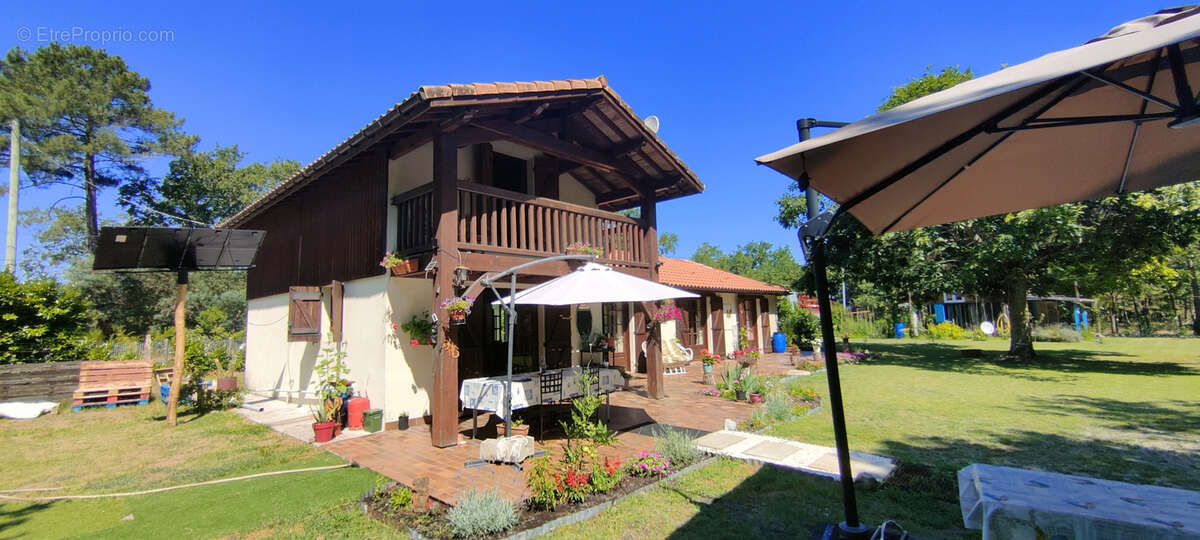 Autre à PARENTIS-EN-BORN