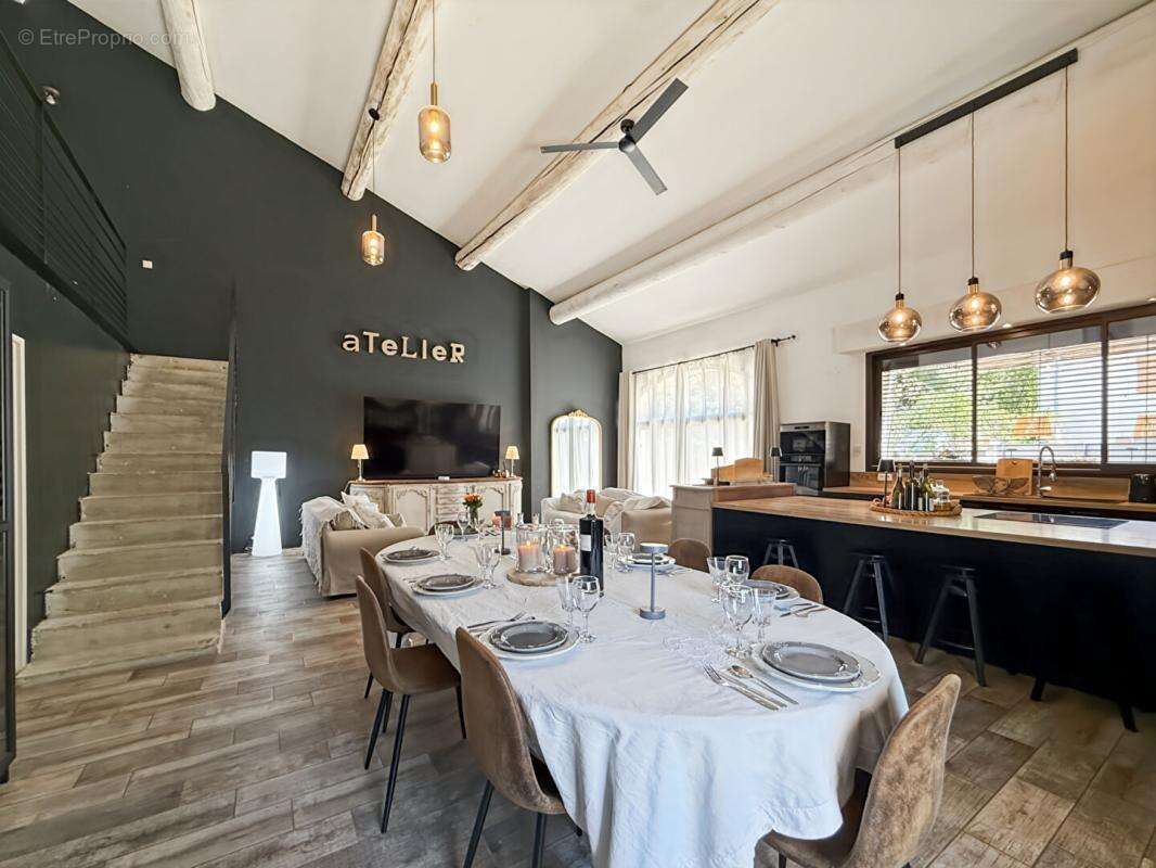 Maison avec piscine à vendre à  Robion - photo 3