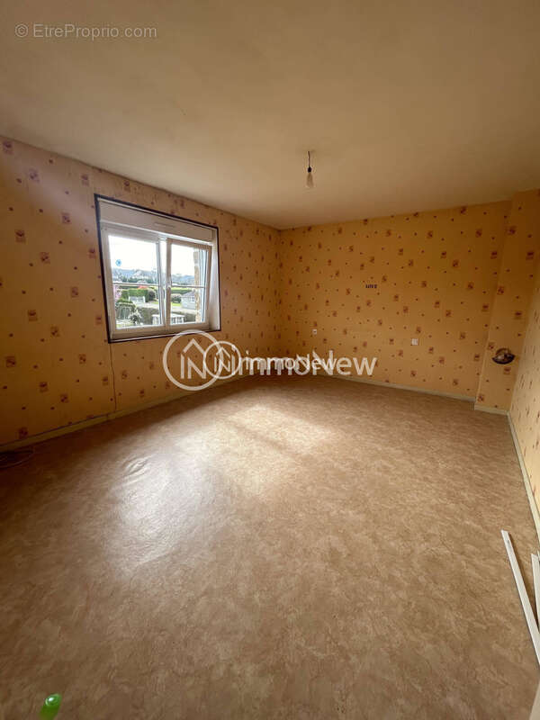 Maison mitoyenne a renover de 84m2 sur 1232m2 de terrain - photo 6