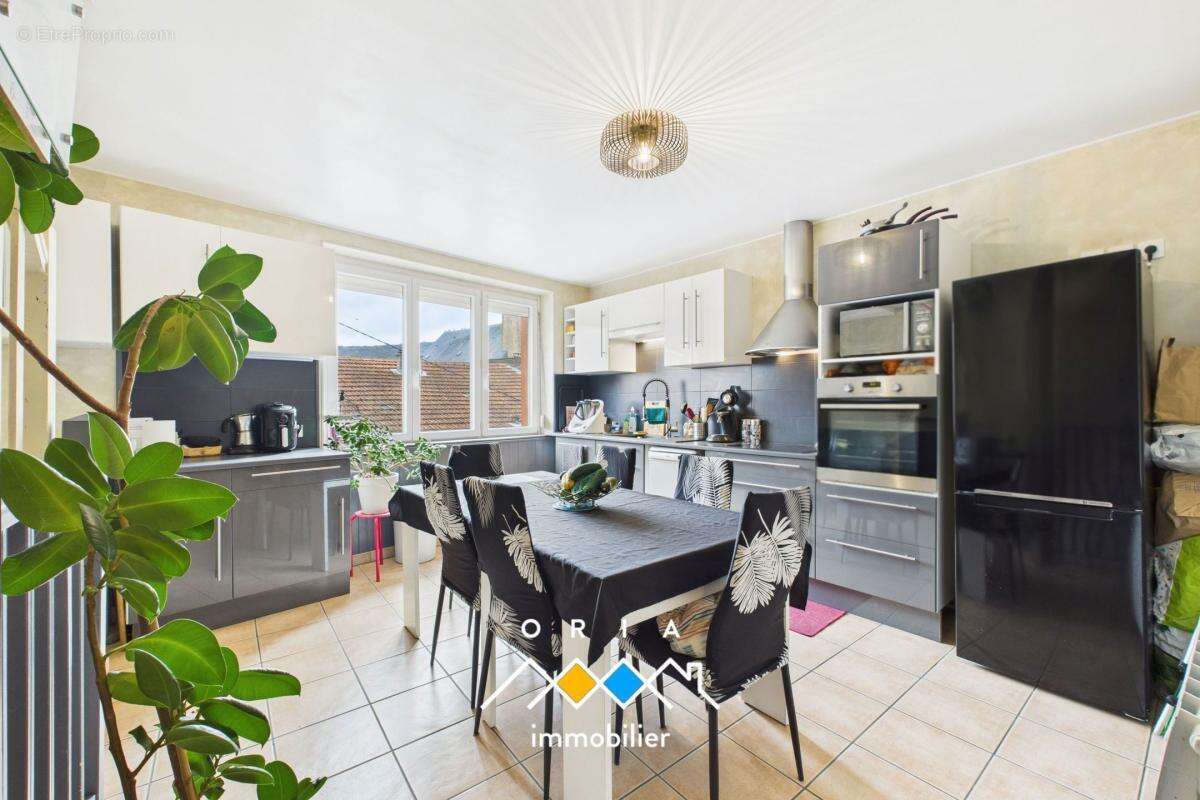 Maison à BAYONVILLE-SUR-MAD