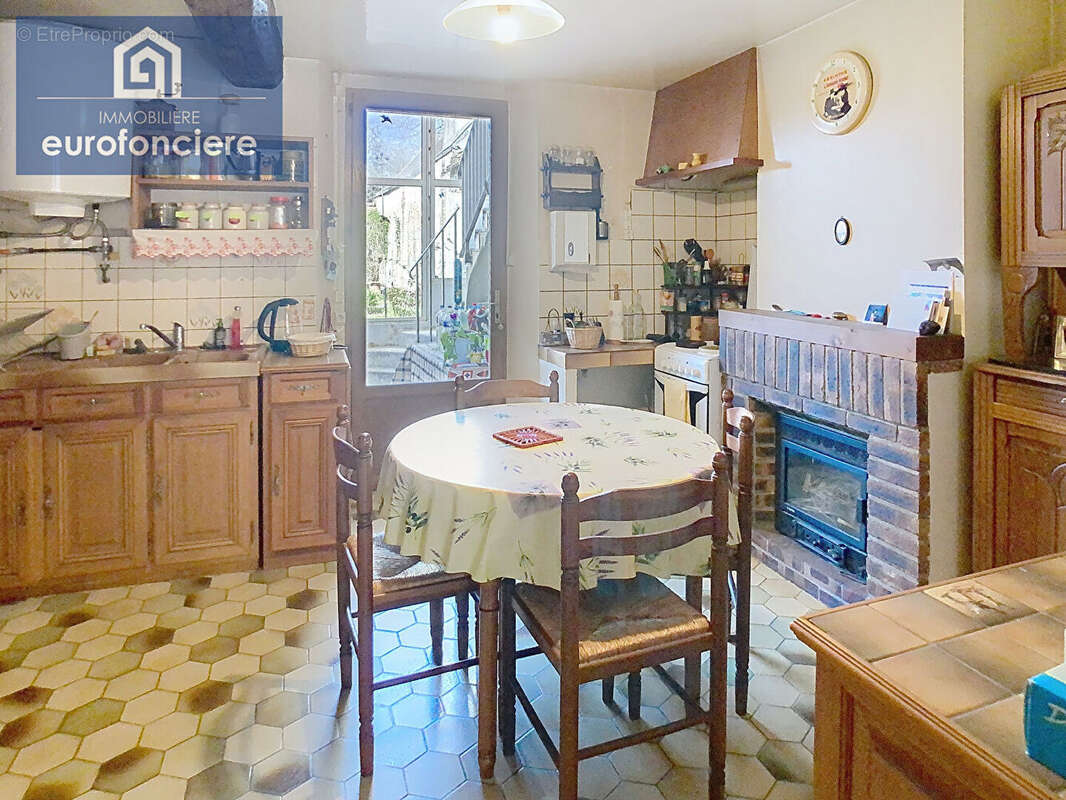 Maison à AIX-EN-OTHE