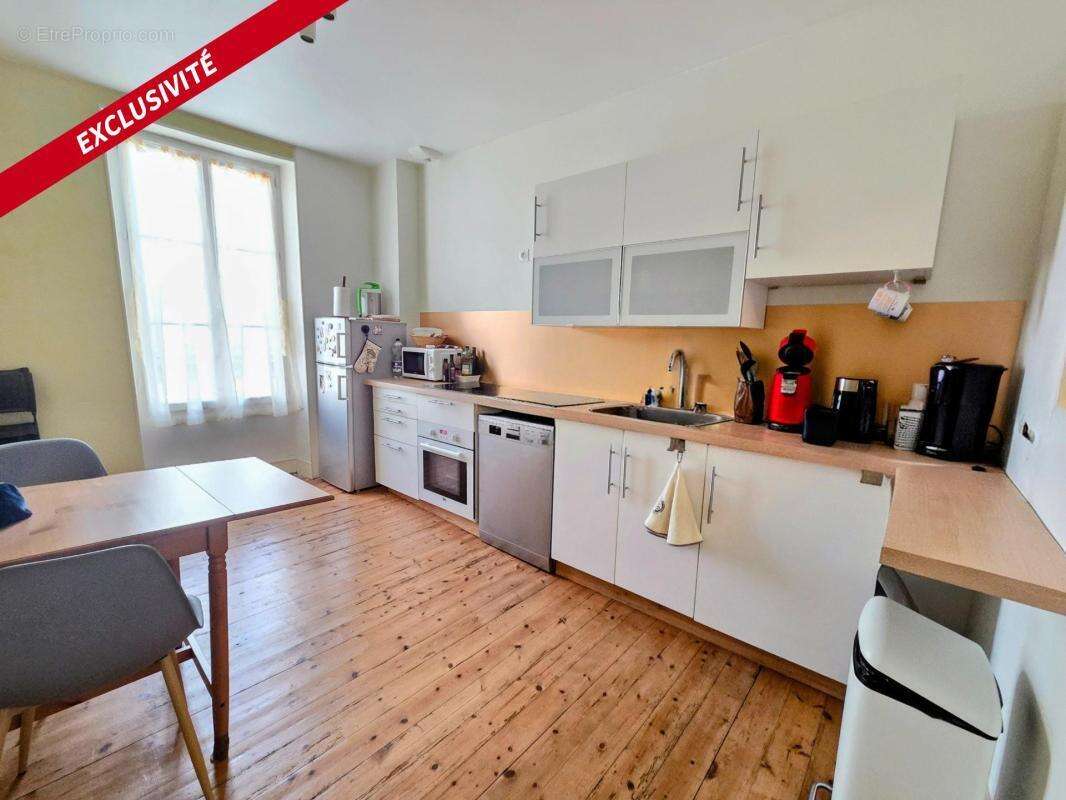 Appartement à SAINT-JEAN-D'ANGELY