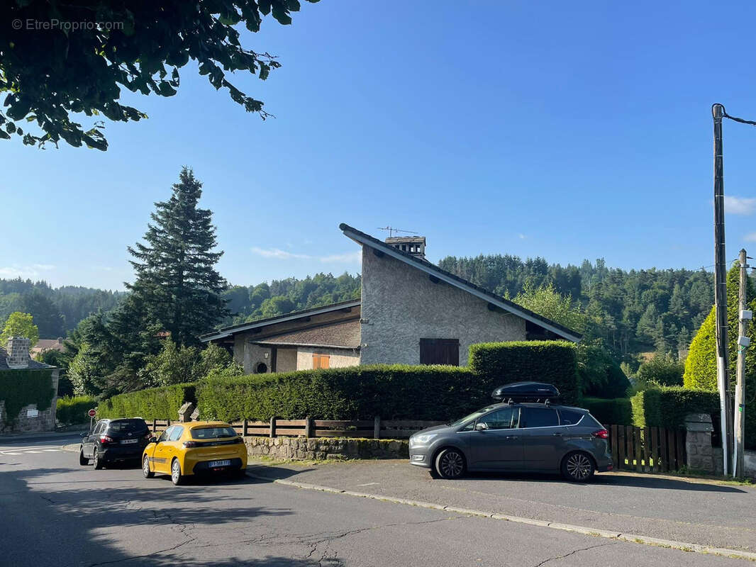 Maison à LE CHAMBON-SUR-LIGNON