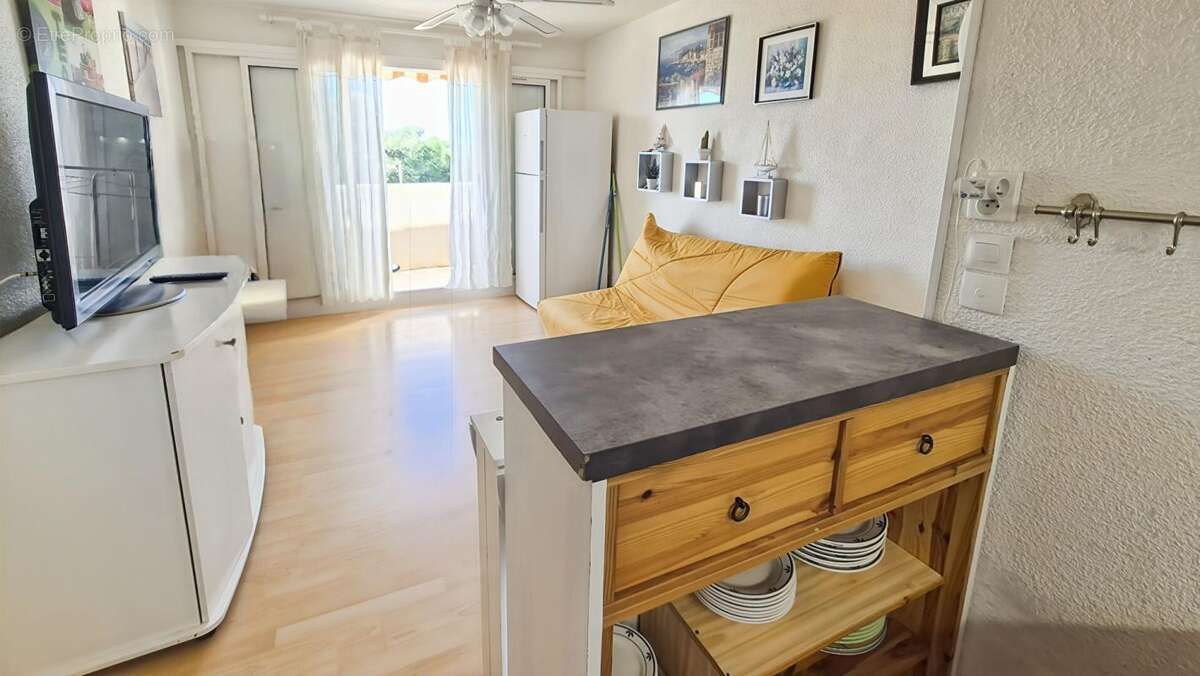 Appartement La Londe Les Maures 2 pièce(s) 24.60 m2   170 000 - photo 6