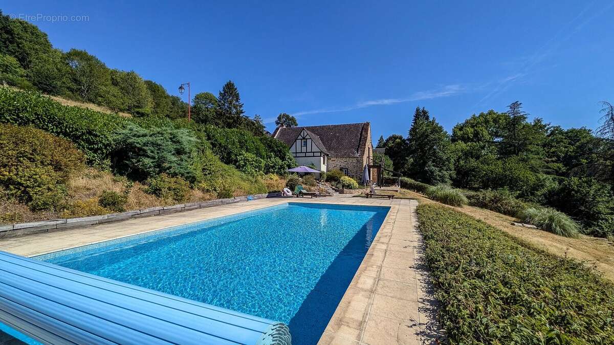 Maison en pierre de 4 chambres avec piscine et vue panoramique – Aubazine, Corrèze - photo 5
