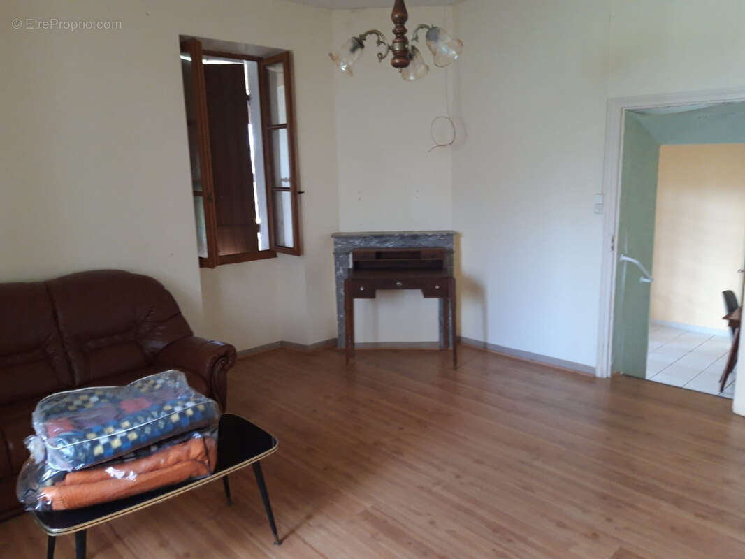 Maison à SAINT-EUTROPE-DE-BORN