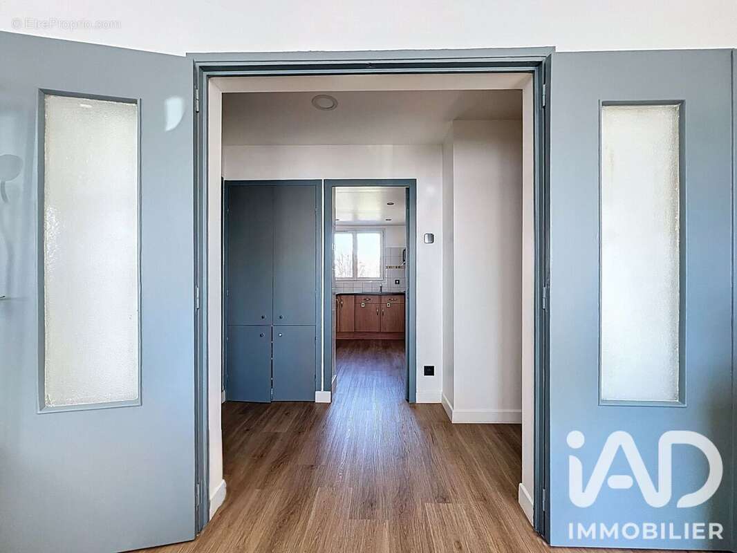 Photo 6 - Appartement à LE PLESSIS-TREVISE