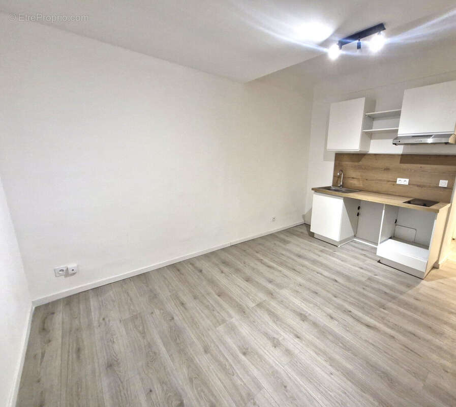 Appartement 31 m² à Sollies-Pont  - photo 2