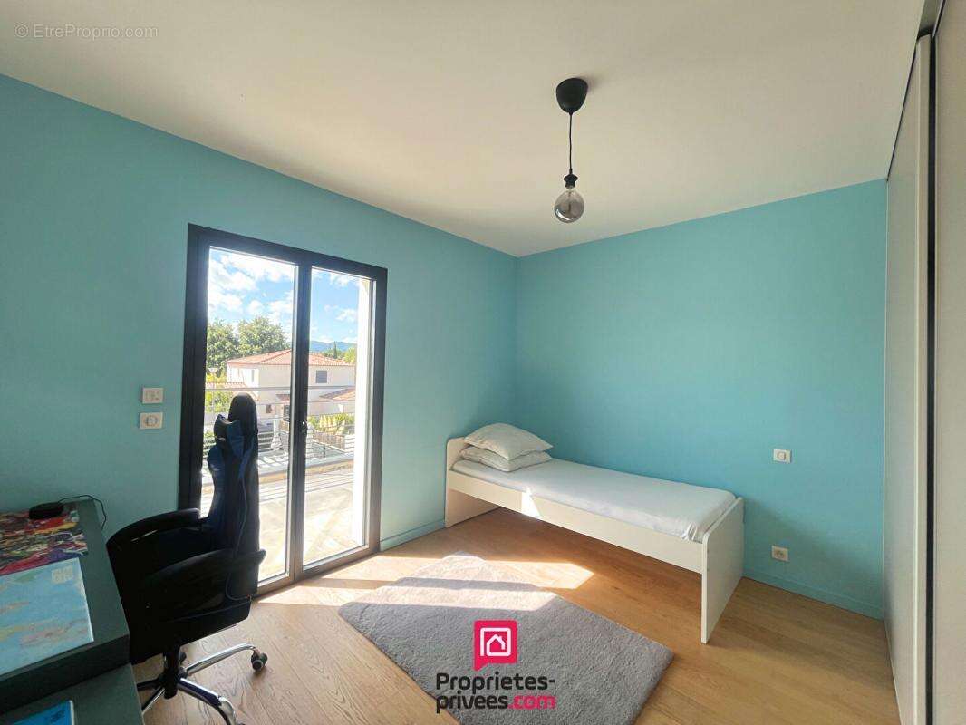 Maison à PUGET-SUR-ARGENS