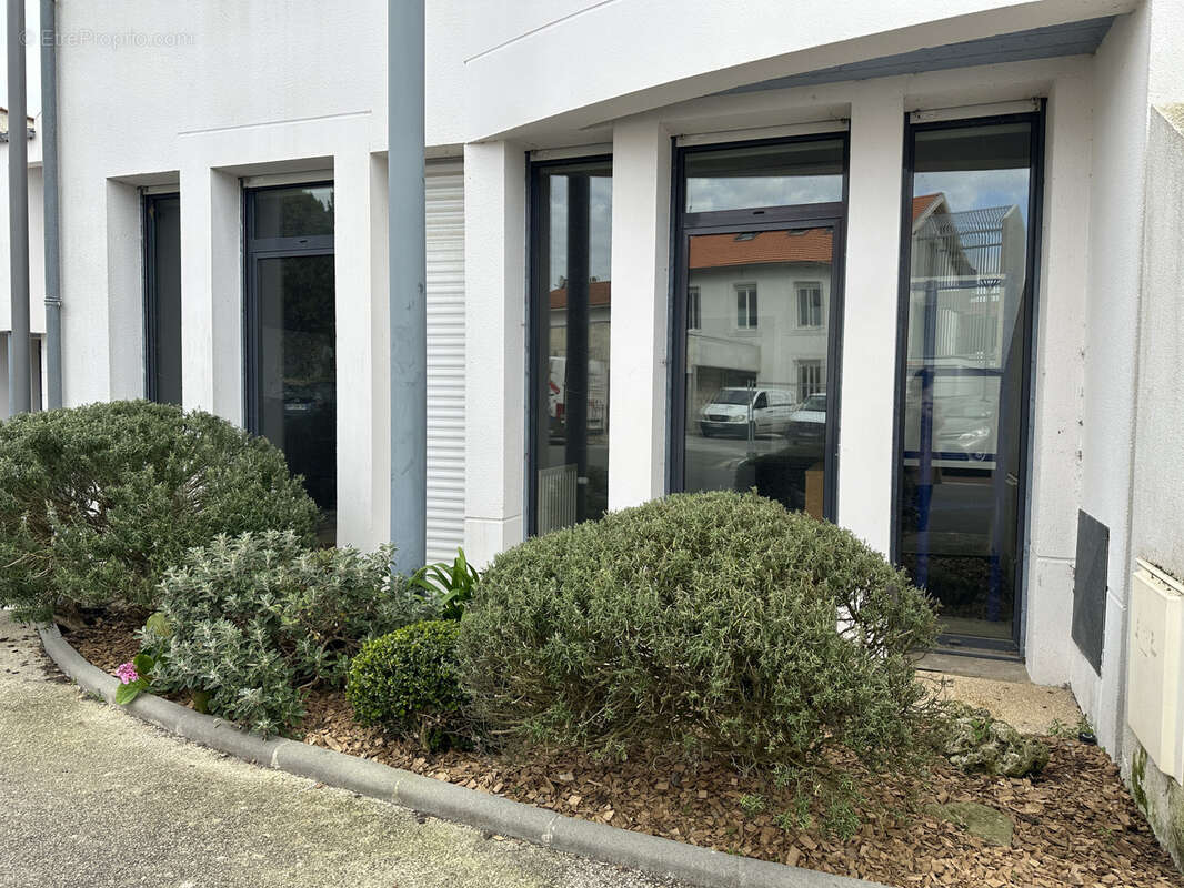 Commerce à SAINT-GEORGES-DE-DIDONNE