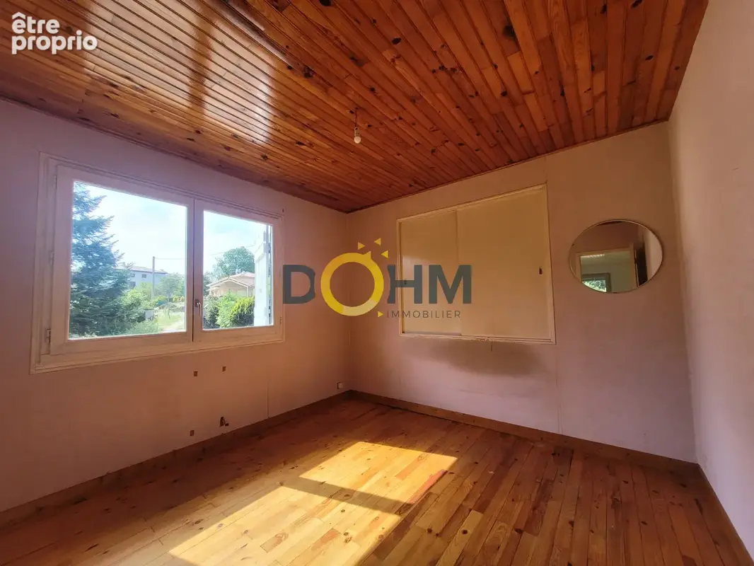 Apinac, Chalet 86m2 habitables avec dépendances et grand jardin - photo 7