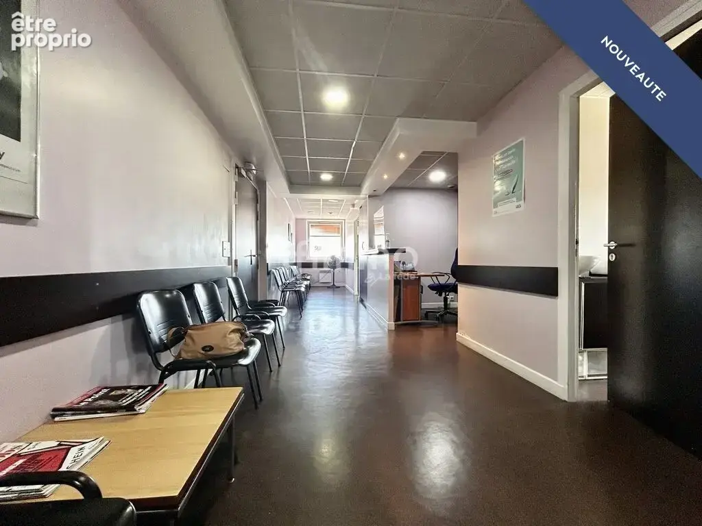 Bureaux 100m2 , gare de Bondy, 2e Étage, Ascenseur - photo 13
