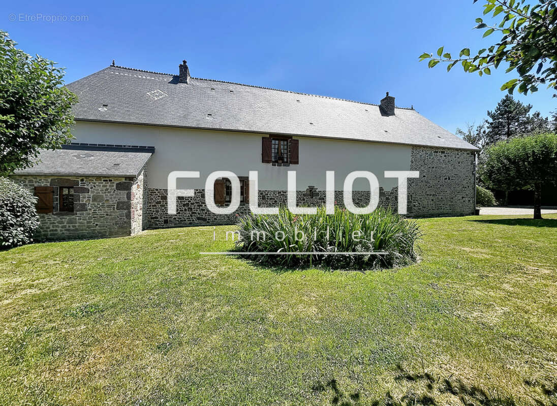 A vendre  - Maison de caractère - A vendre  -  Bourgvallees - photo 13
