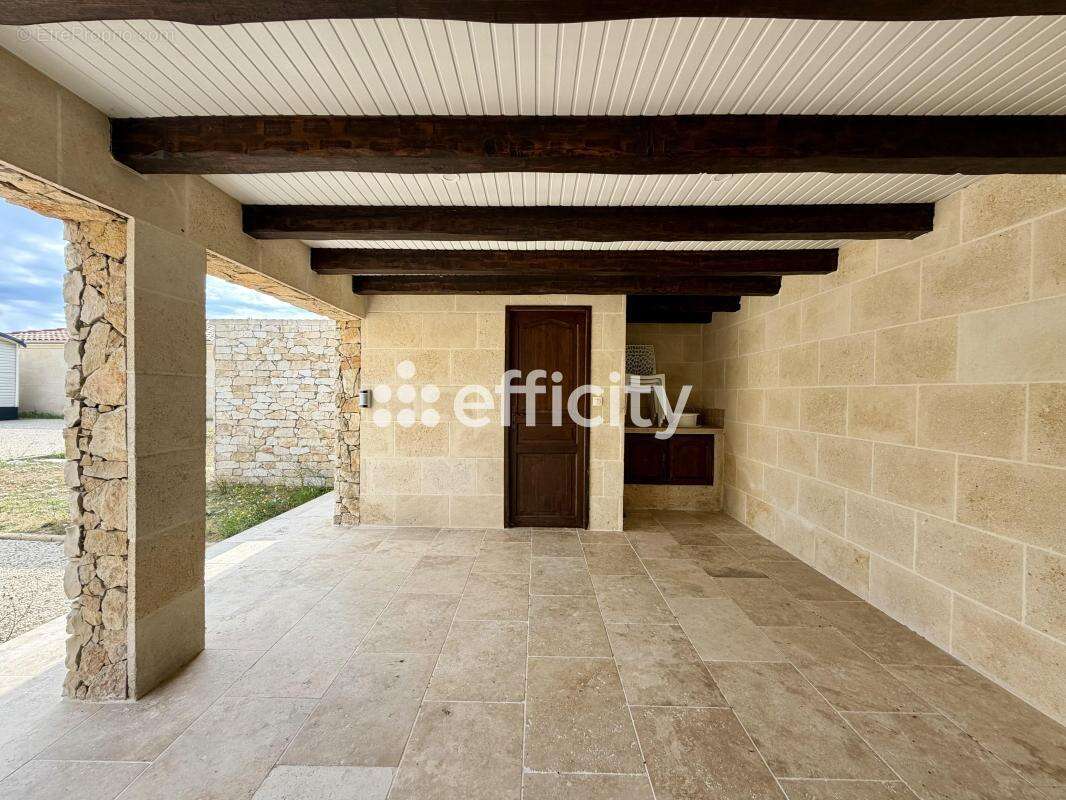 Maison 129 m² à Ambares-Et-Lagrave  - photo 16