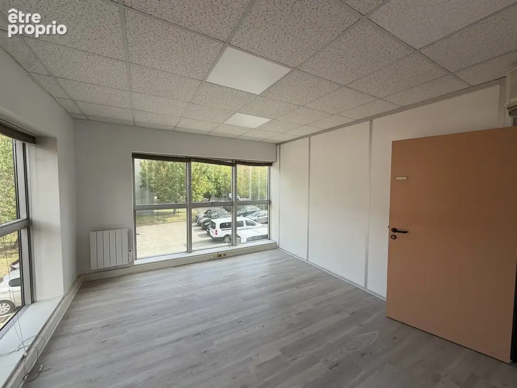 Commerce 320 m² à vendre à Trappes (78190) - photo 7