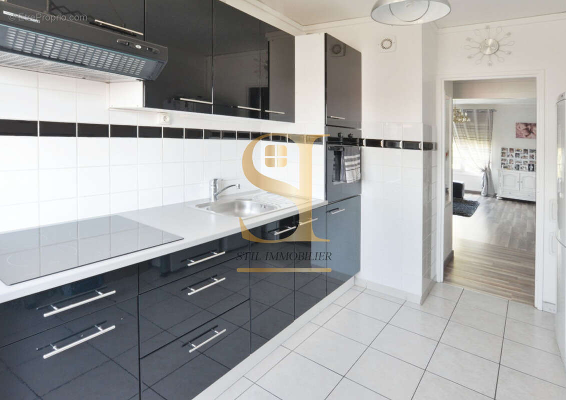 Appartement à VIGNEUX-SUR-SEINE