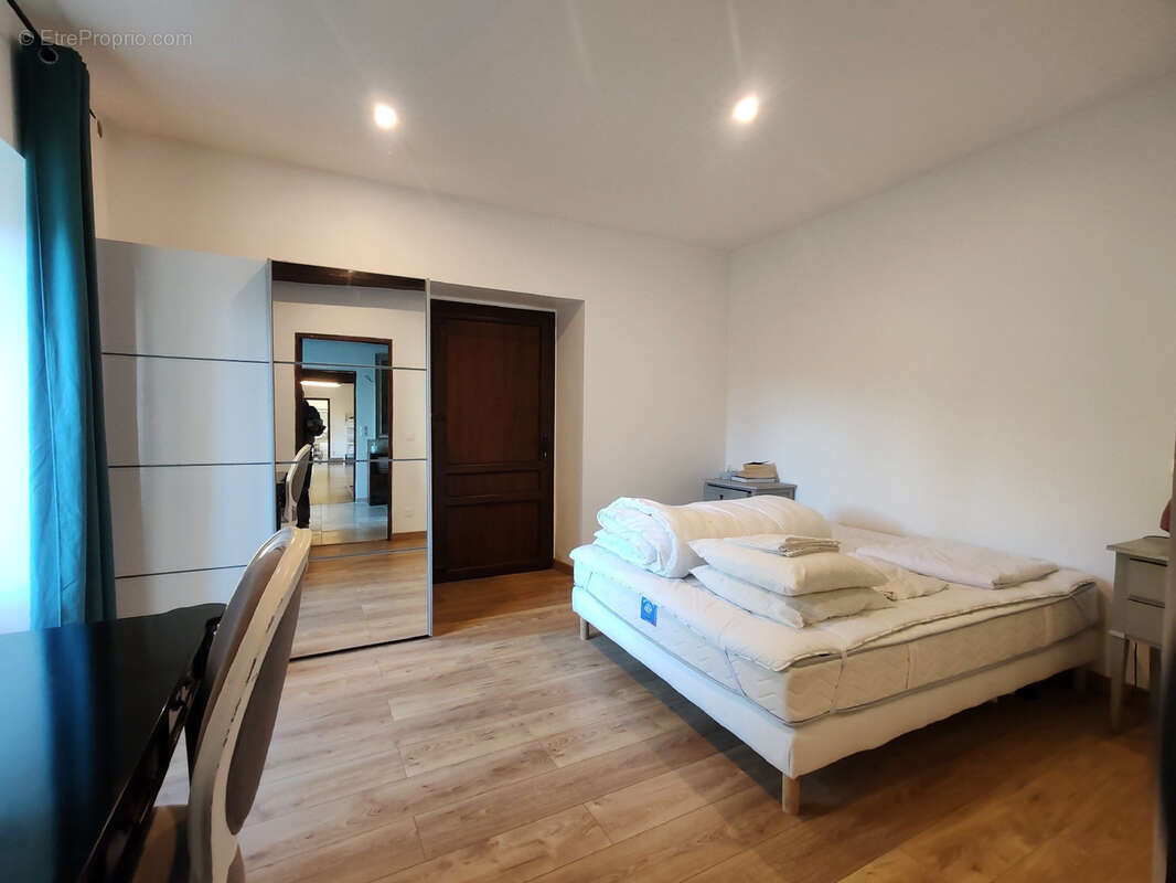 Maison à PONT-SUR-YONNE