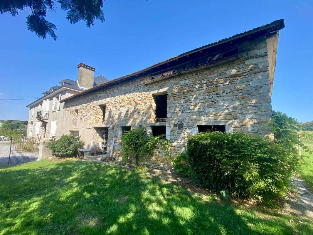 Maison 280 m² à Narp  - photo 4