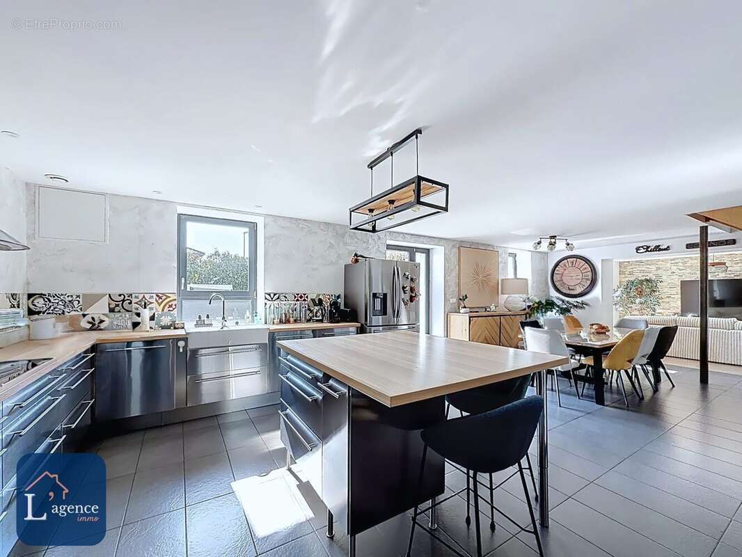 Maison à CESSY