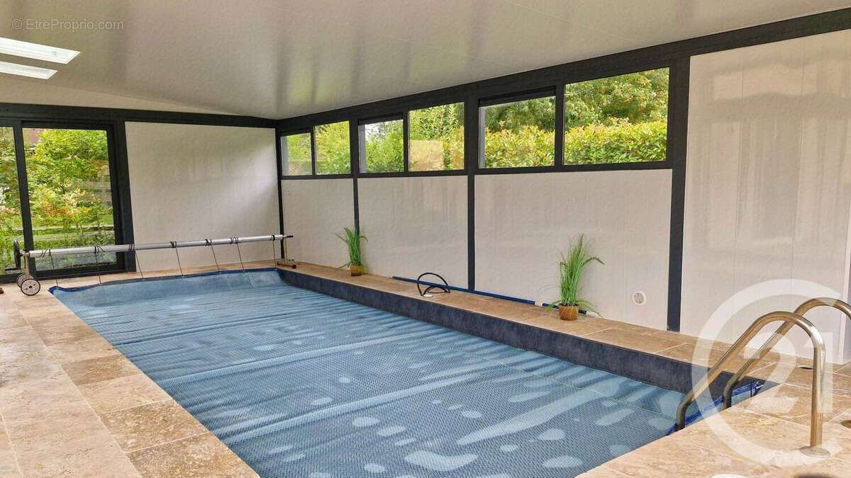 Maison 225 m² à Harcourt  - photo 10