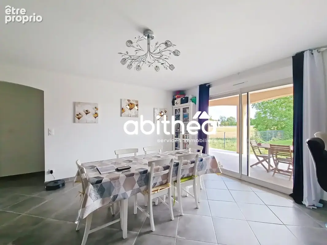 Maison recente de 2019, 155m2 inspiration provencale, 3 chambres dont suite  100m2 de garage  70m2 de terras - photo 9