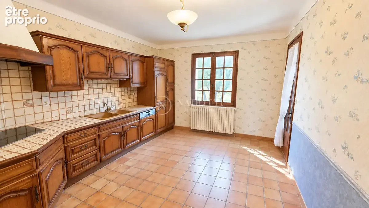 Superbe  villa individuelle de 150 m² traditionnelle sur 2260 m² de terrain clos - photo 4