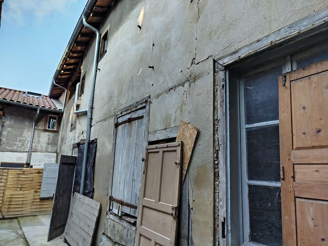 Appartement à MONTREVEL-EN-BRESSE