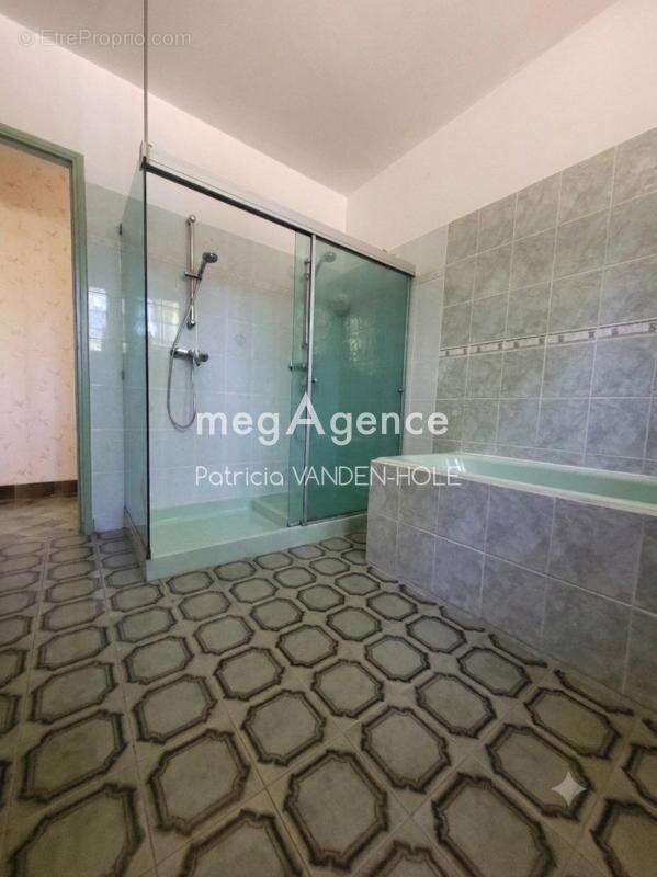 Maison de campagne avec piscine et grand terrain - photo 8