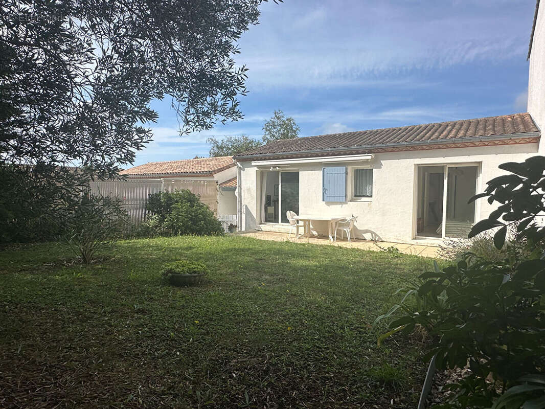 Maison à VAUX-SUR-MER