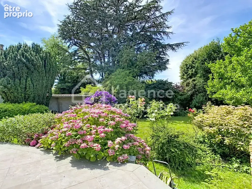 Maison 11 pièces 338 m² à vendre à Comines (59560) - photo 2