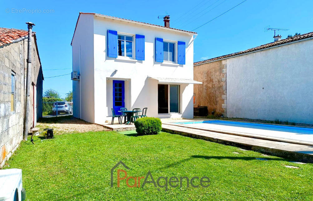 Maison à MORTAGNE-SUR-GIRONDE