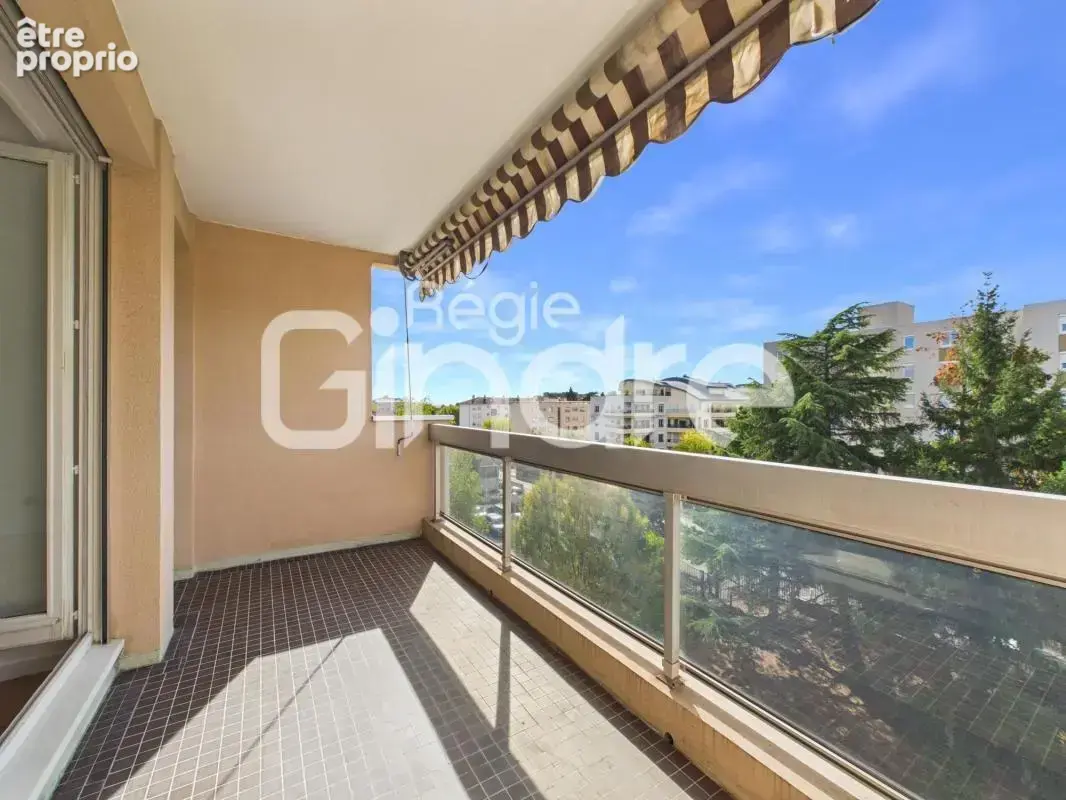 Vente - Appartement - 2 pièces + cuisine - 51 m² - 250 000 € - - photo 3