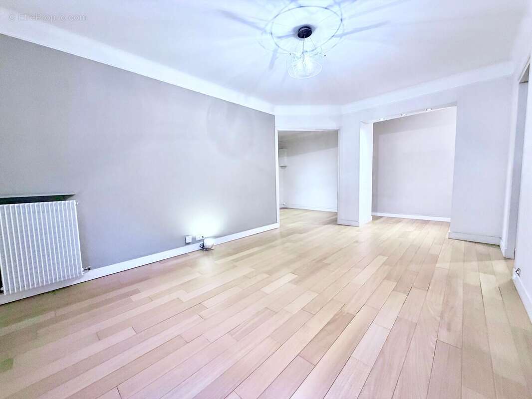 Photo 3 - Appartement à PARIS-11E