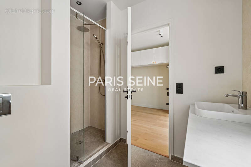 Appartement à PARIS-9E