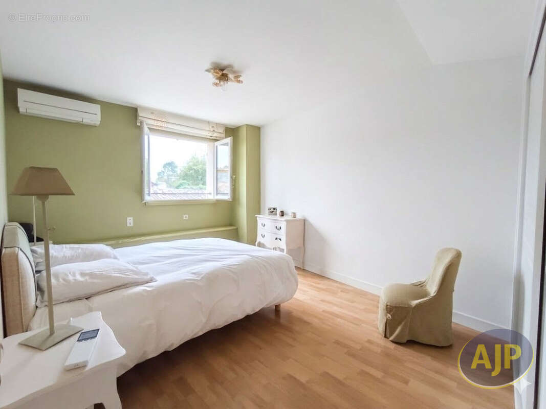 Maison à BLANQUEFORT